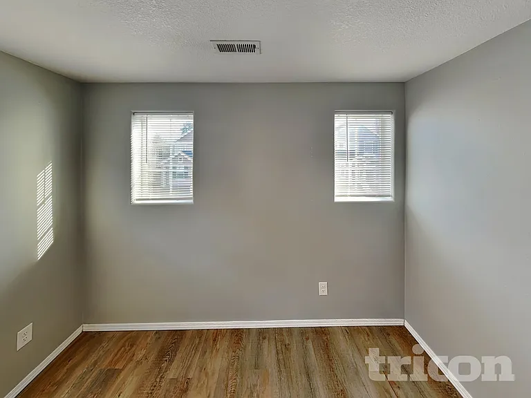577 SW 207th Ave — Photo 12