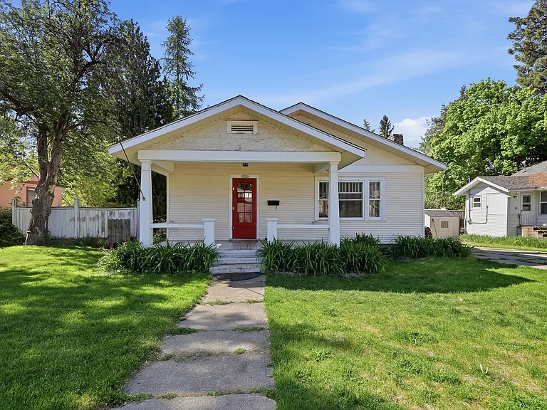 826 E 34th Ave — Photo 1
