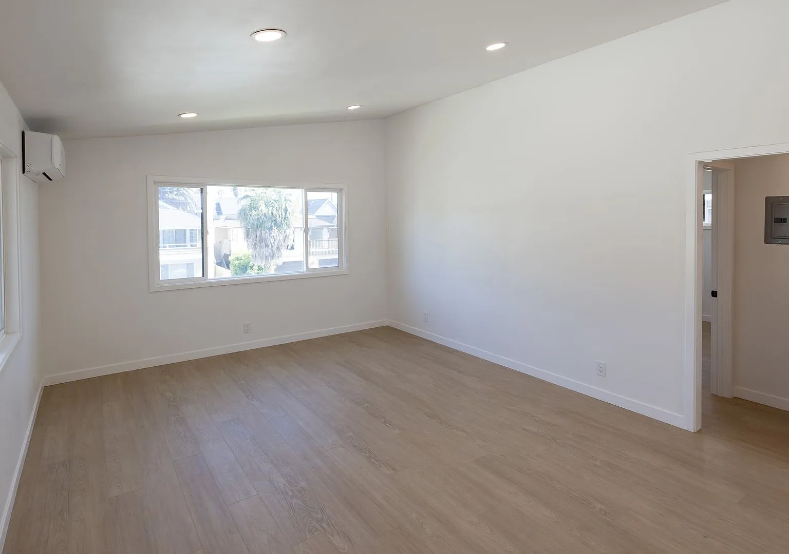 34101 El Encanto Ave — Photo 4
