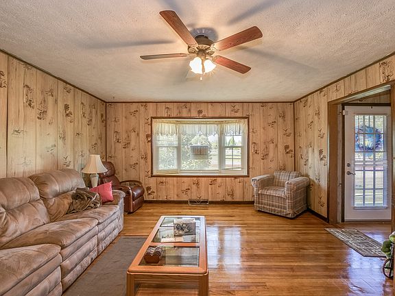 5th image of 53 Huckabee St