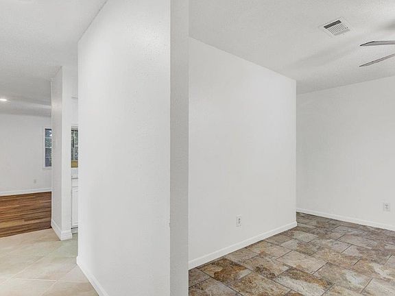2nd image of 5585 Scenic Dr