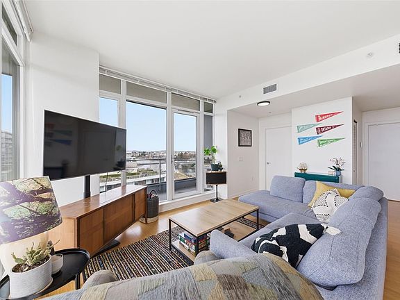 4th image of 379 Tyee Rd #803