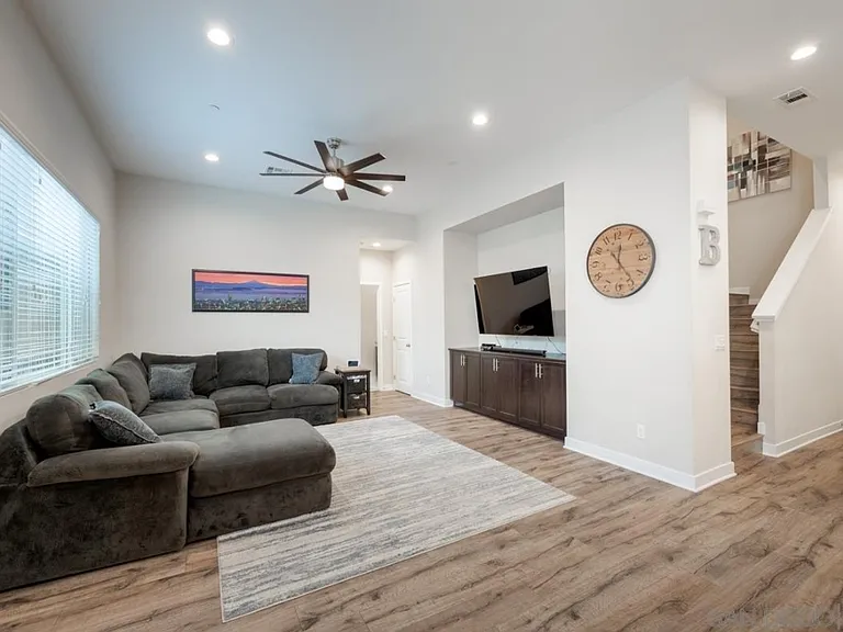 8753 Boulder Ln — Photo 4