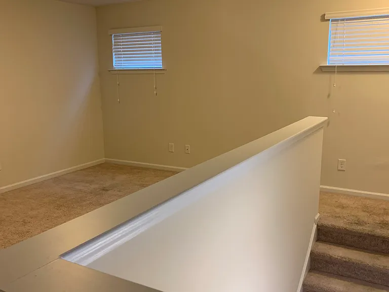 194 Bonhomme Cir — Photo 5