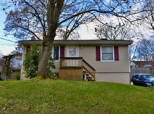 6 Staten Trl, Hopatcong, NJ 07843