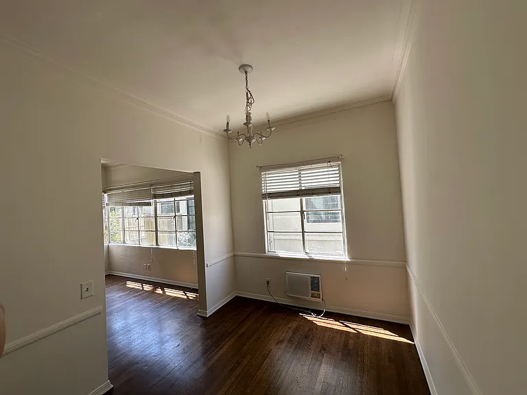 1623 Hillhurst Ave — Photo 5