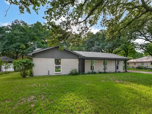9 N Amburn Rd, Texas City, TX 77591
