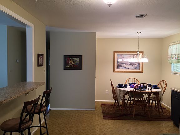 3rd image of 930 Gardenside Dr