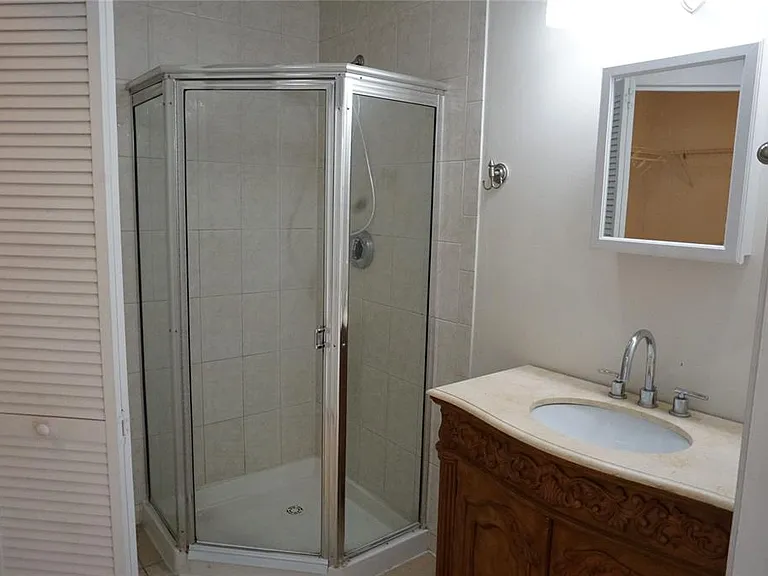 2584 Grassy Point Dr #204 — Photo 8