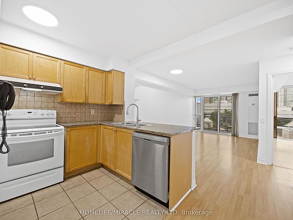 5th image of 83 Borough Dr #410