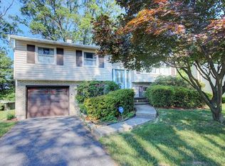 1905 Sherwood St, Allentown, PA 18109