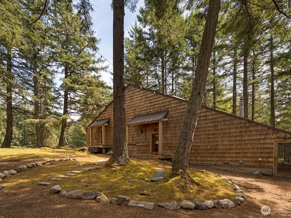 28 Channel Heights Way, Friday Harbor, WA 98250
