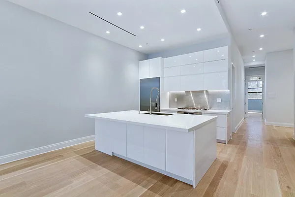 Rented by Level Group | media 13