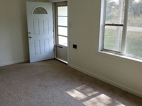 2nd image of 4411 Rosemont St