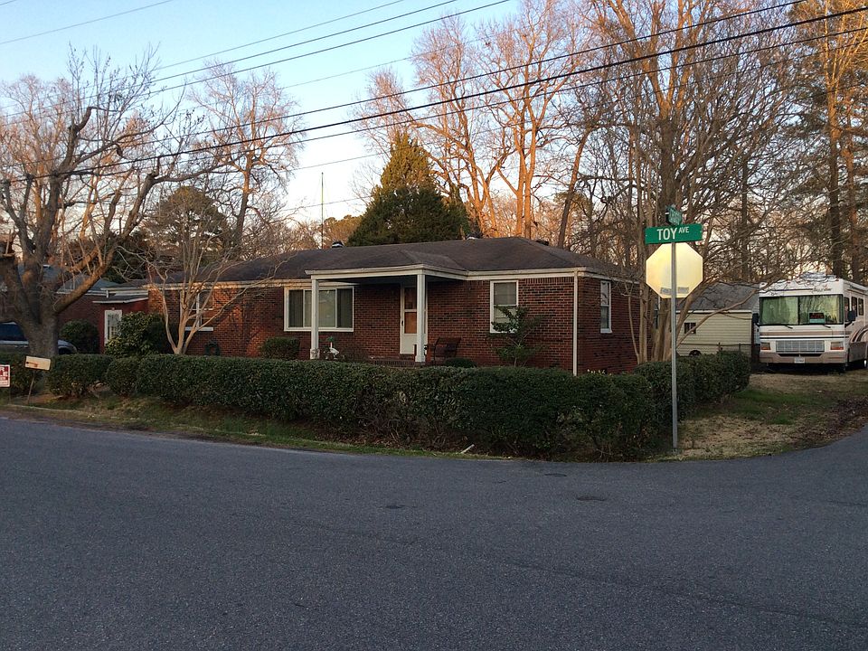 2nd image of 246 Toy Ave