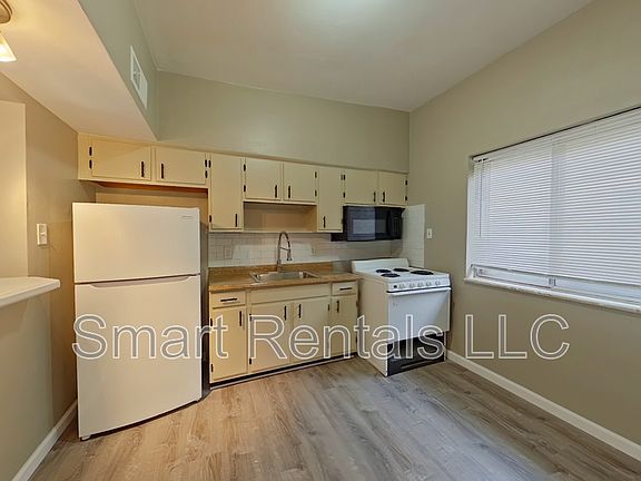 5th image of 4304 Fairview Ave APT F