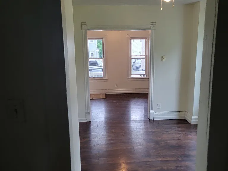 138 Caroline Ave — Photo 8
