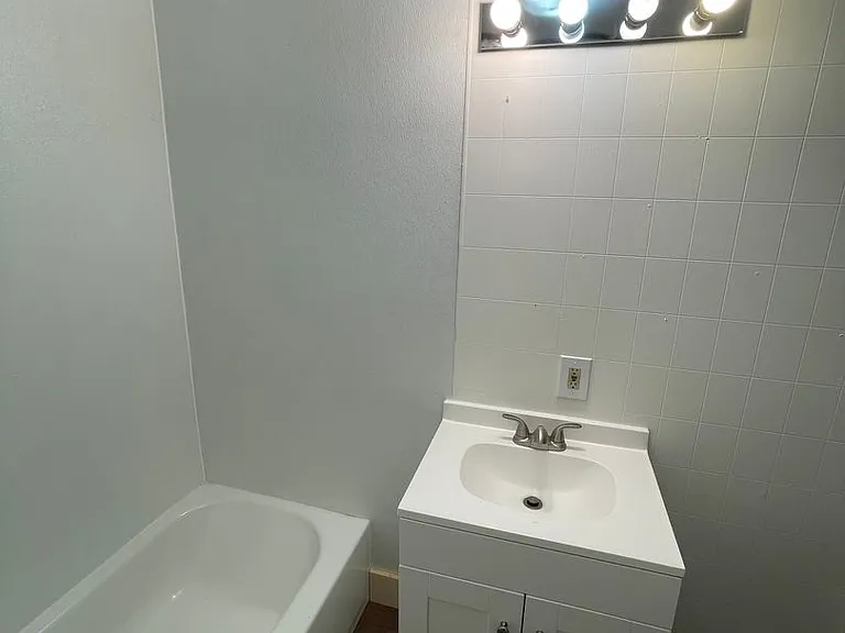 555 Hopewell Rd — Photo 14