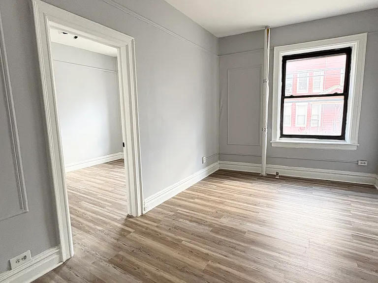 319 Summit Ave #1 — Photo 4