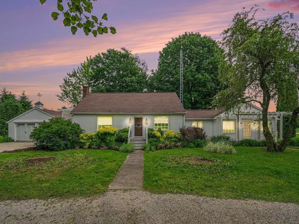 9020 N 500 E, Syracuse, IN 46567