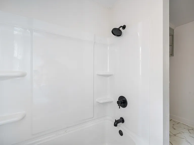 228 Newcomb Dr — Photo 18