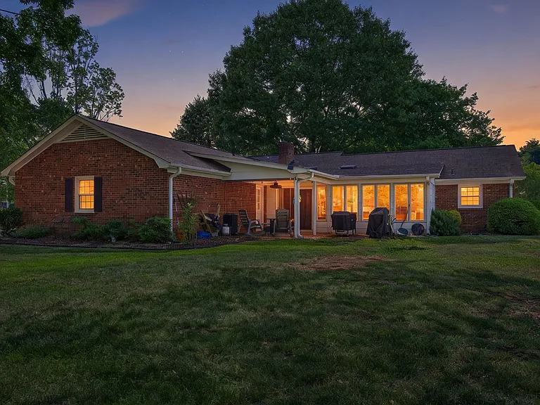 640 Summerest Ct — Photo 5