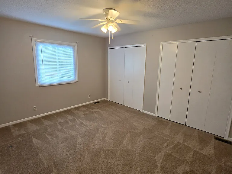 6817 S 49th Ter — Photo 10