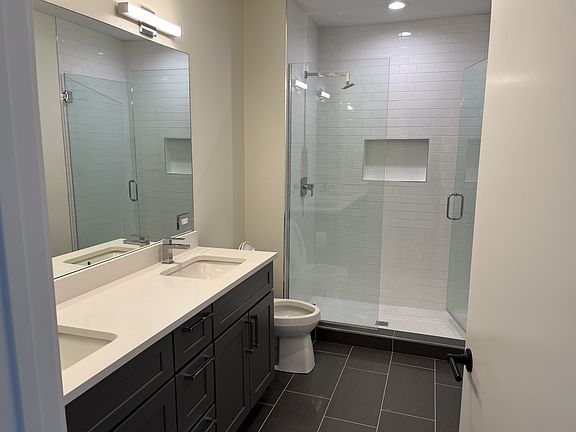 4th image of 3001 N Southport Ave #301