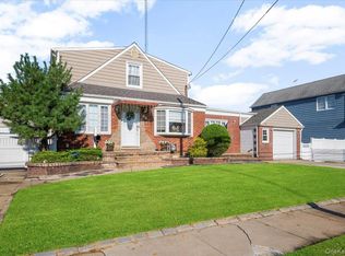 50 Haven Ave, Valley Stream, NY 11580