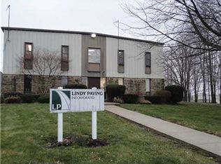 586 Northgate Cir, New Castle, PA 16105