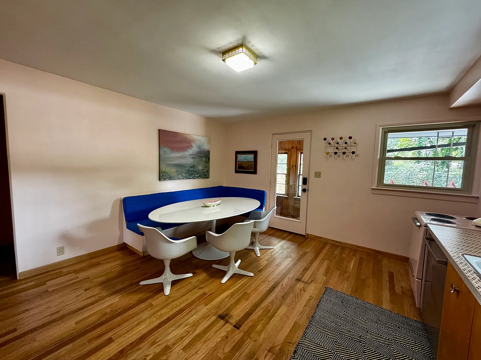 2 bed, 850 sqft, $1,800 — Photo 4