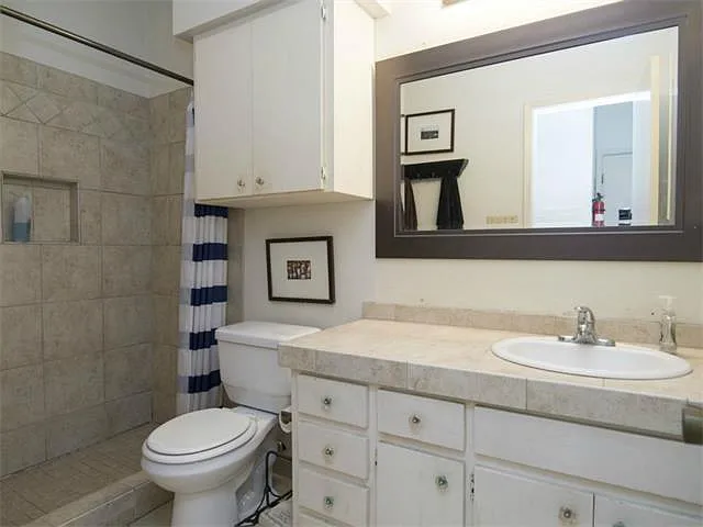 612 Park Pl #205 — Photo 6