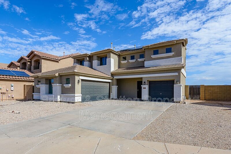 1st image of 10818 E Cliffrose Ln
