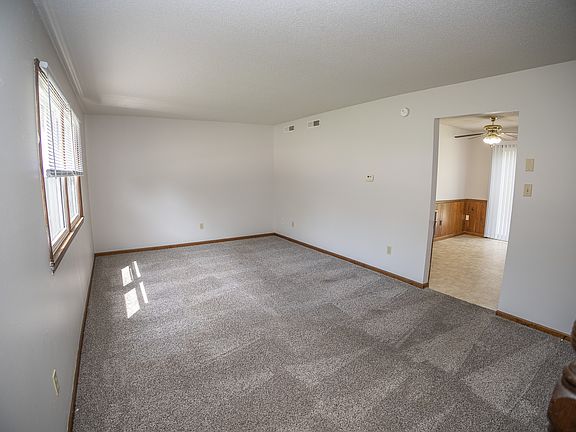 5th image of 2601 Midway St #B