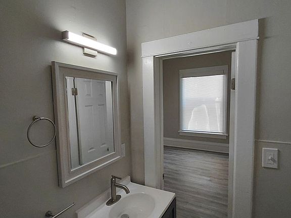 5th image of 316 Maple Ave 3-unit 6