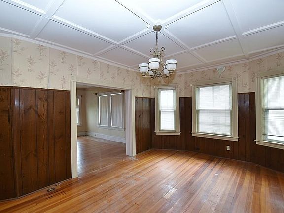 5th image of 50 Hillside Ave