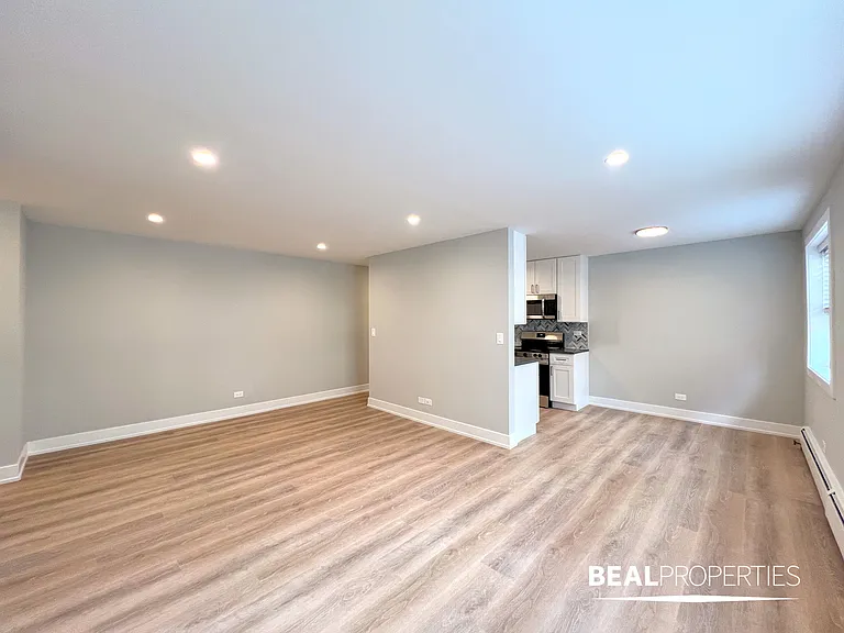 452 W Oakdale — Photo 38