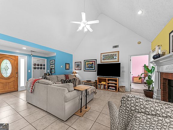 5th image of 90 Aiken Way