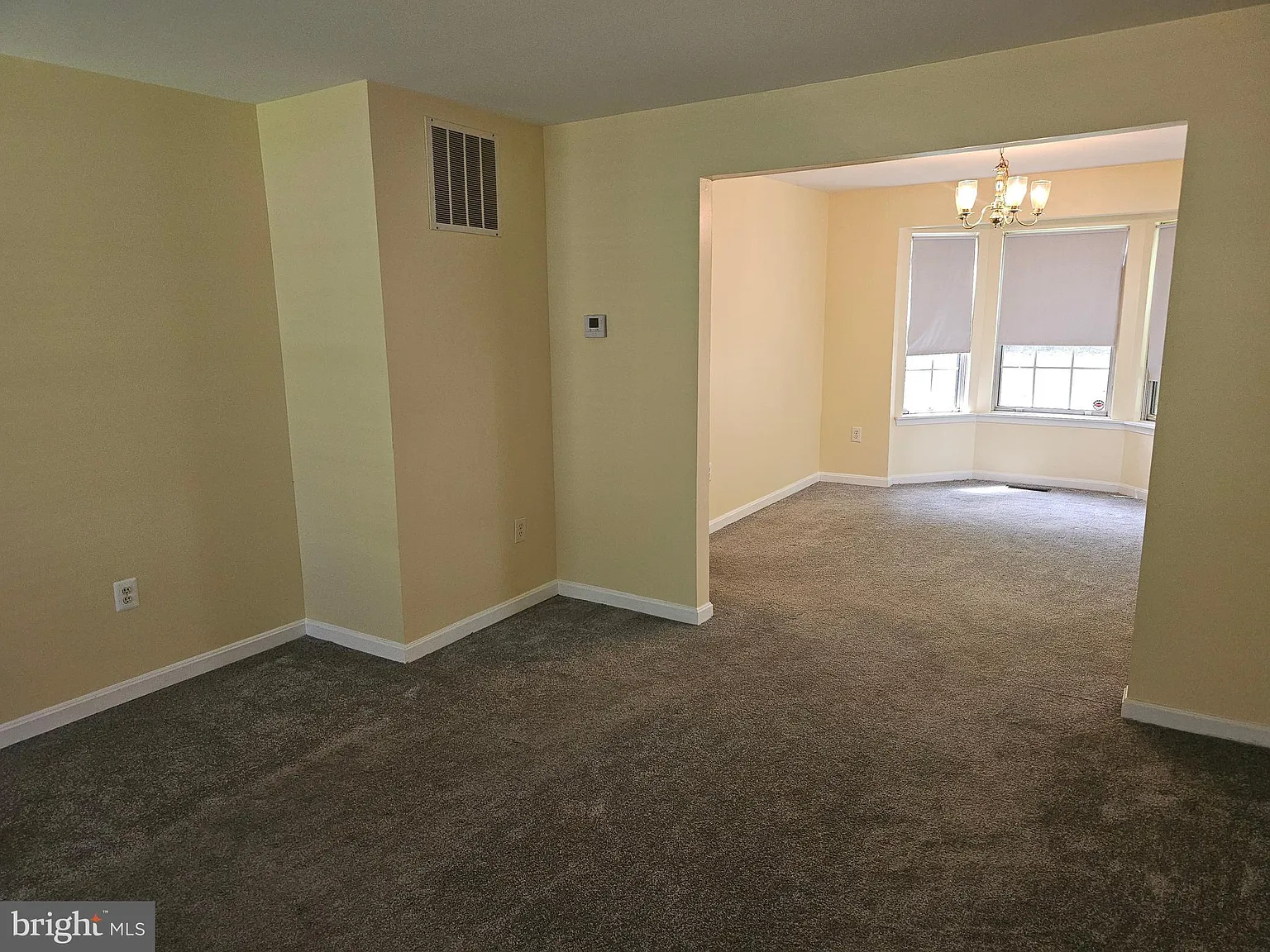 4 bed, 3.5 bath, 2376 sqft, $3,300 — Photo 4