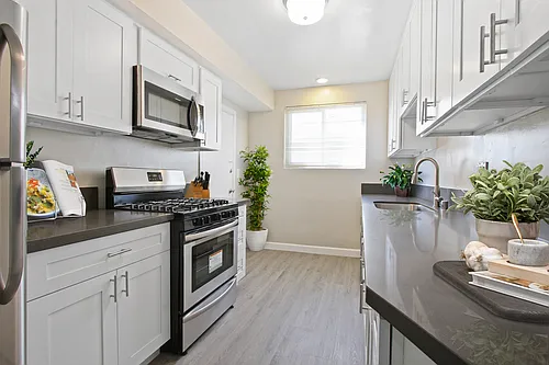 Levering Apartments Photo 1