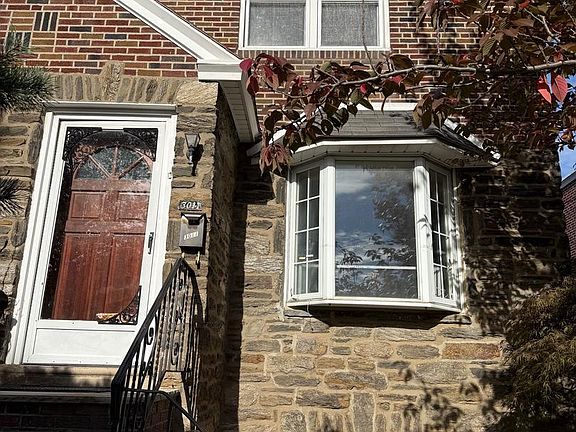 5th image of 3011 Teesdale St