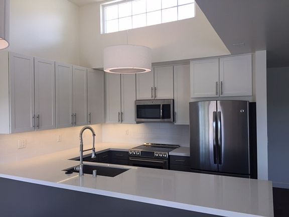 2nd image of 100 Lincoln Village Cir APT 206