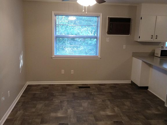 4th image of 3626 Phelps St #3626