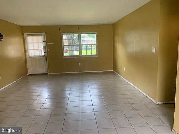 2nd image of 47 Garden View Ter Unit 11