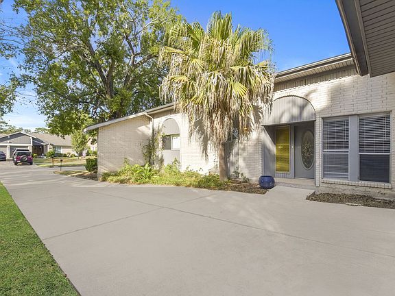 3rd image of 16310 Cavendish Dr