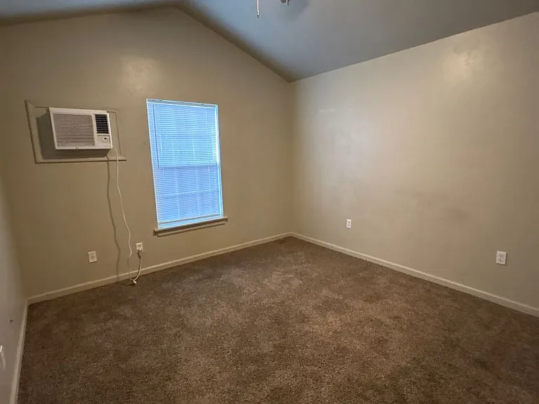 2503 N Adams St — Photo 5