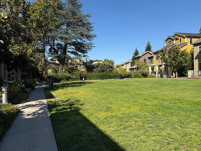 The Arbor Real community park, clubhouse, children playground, picnic tables and pool are located within a short walk.