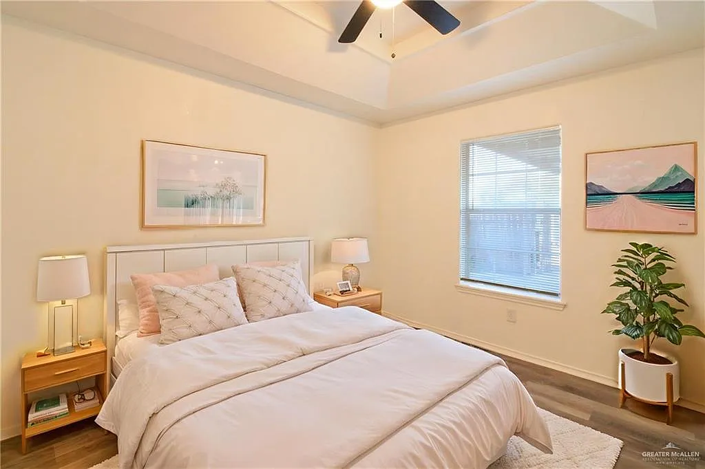 2 bed, 2.0 bath, 7616 sqft, $799 — Photo 4
