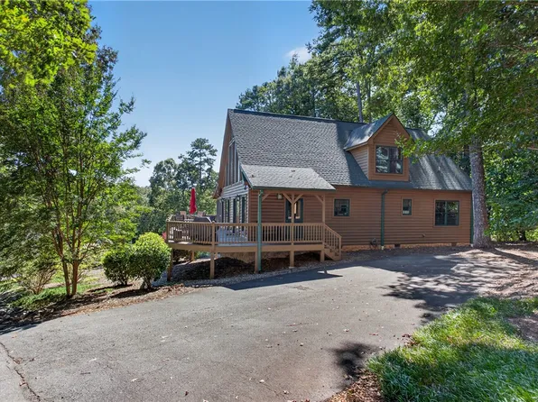 213 Serenity Bay Dr, Seneca, SC 29672