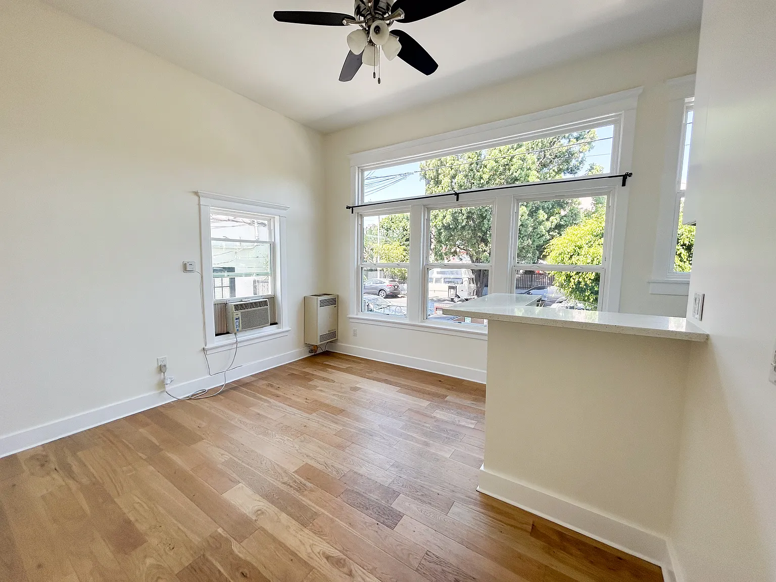 4440 Burns Ave — Photo 2
